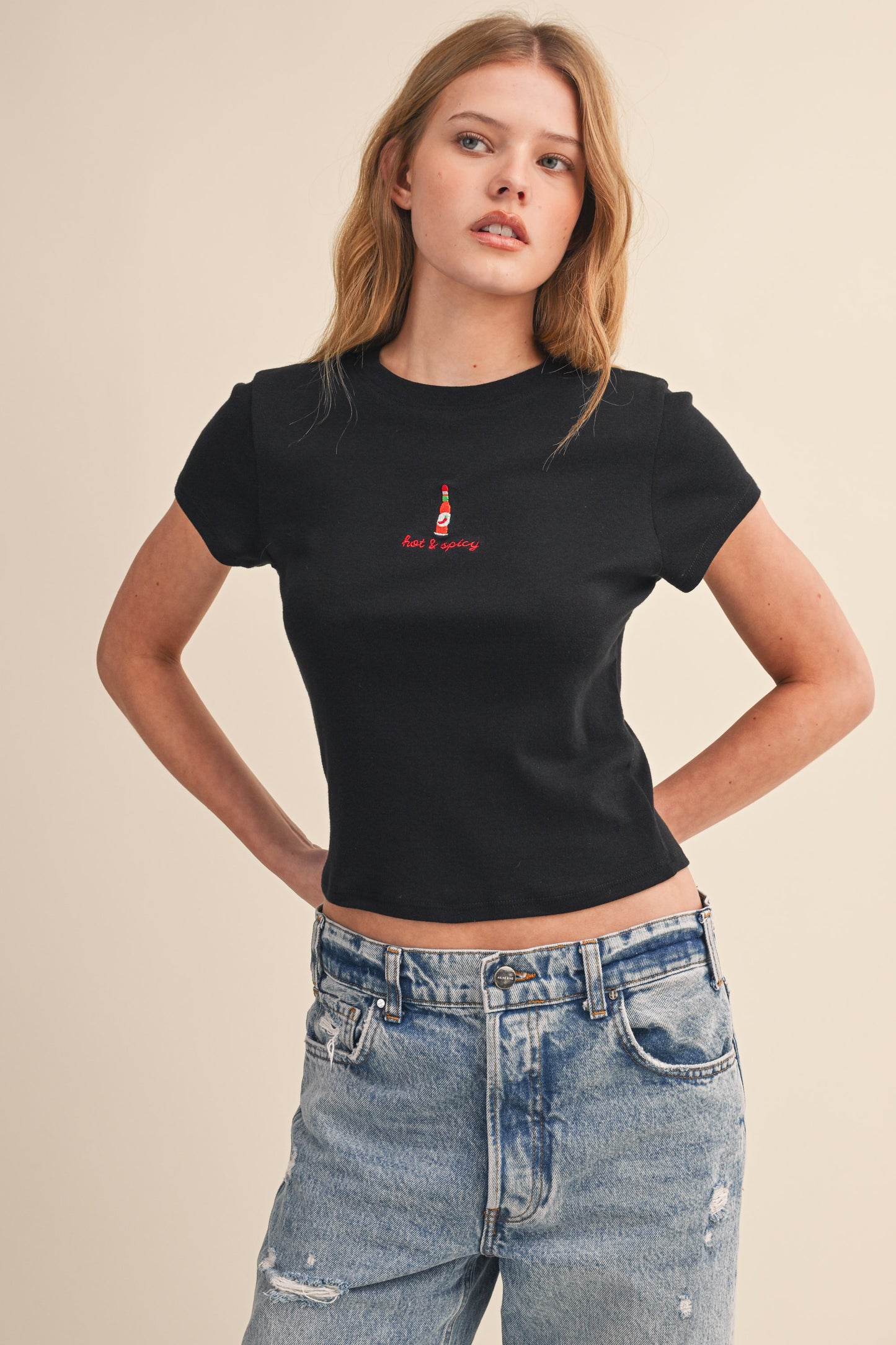 BLACK HOT & SPICY BABY TEE EMBRO