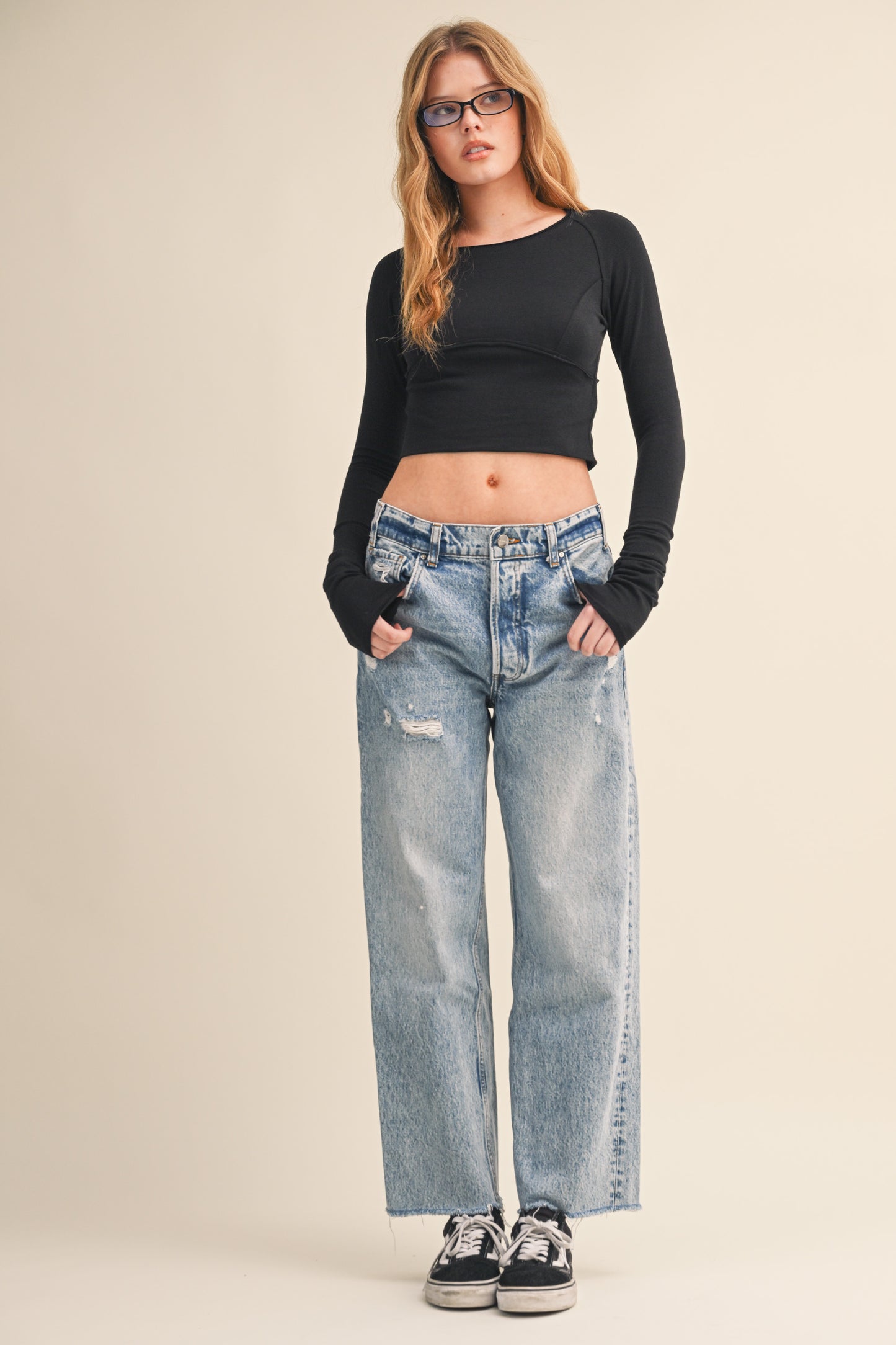 BLACK LONG SLEEVE EXPOSED EDGES