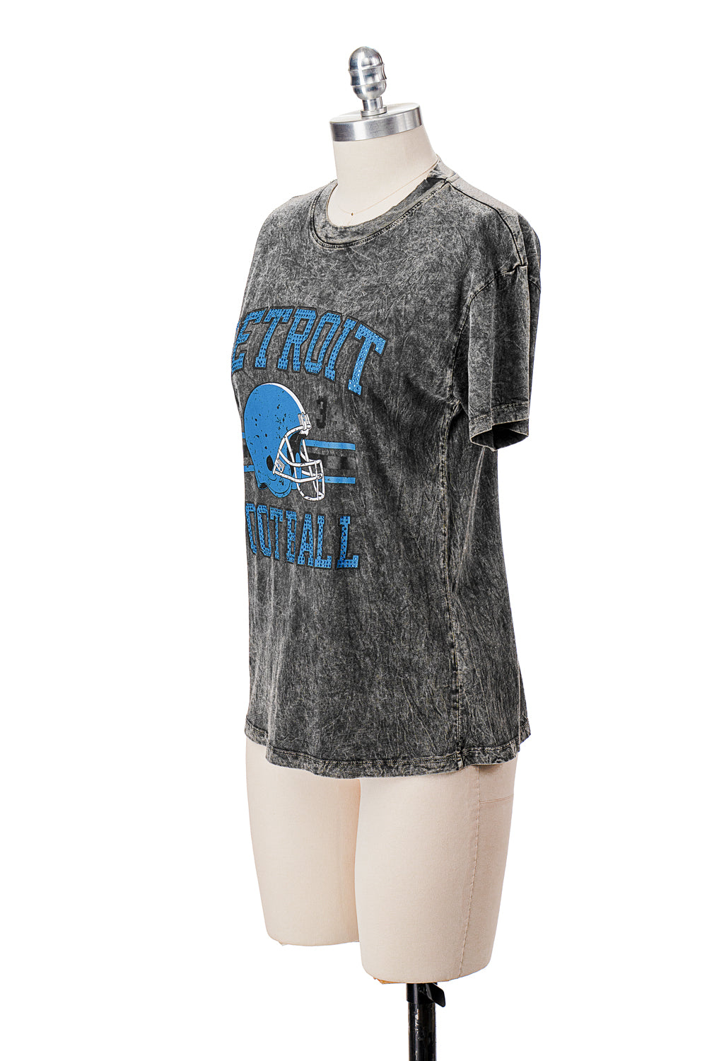 SHORT SLEEVE MINERAL WASHED T-SHIRT WITH GRAPHIC AND STONES