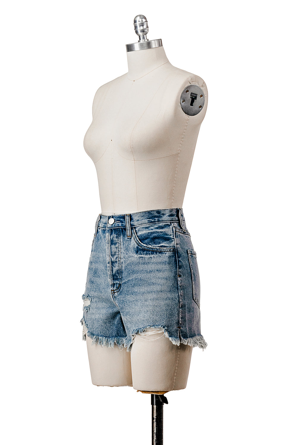 HIGH WAISTED DISTRESSED DENIM SHORTS WITH FRAYED HEM