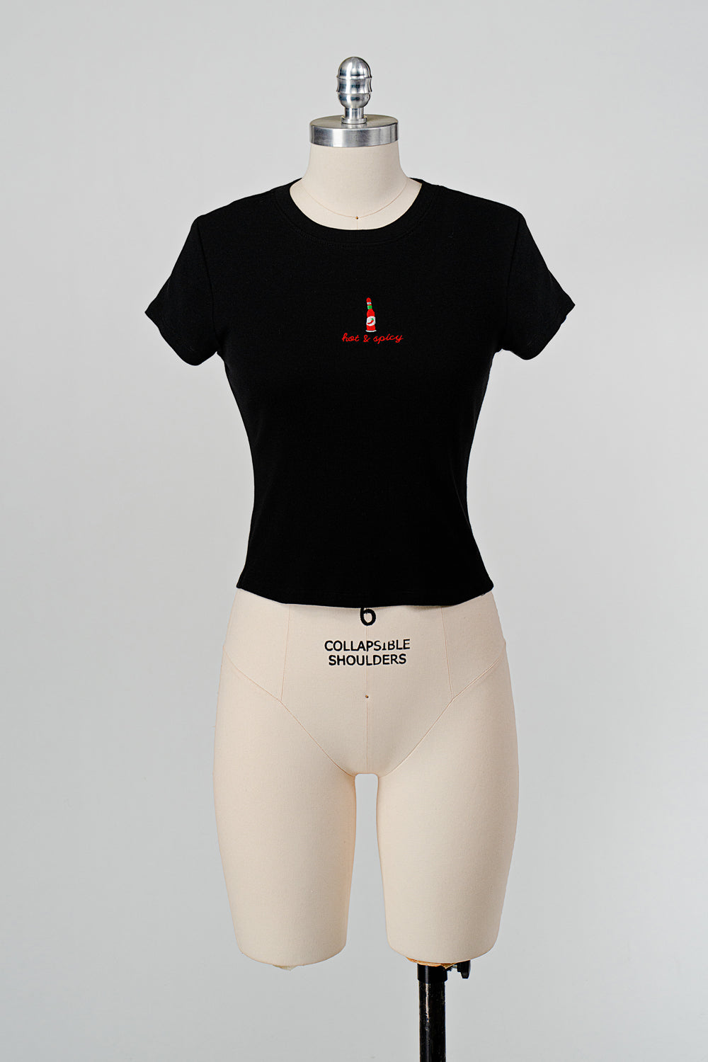 BLACK HOT & SPICY BABY TEE EMBRO