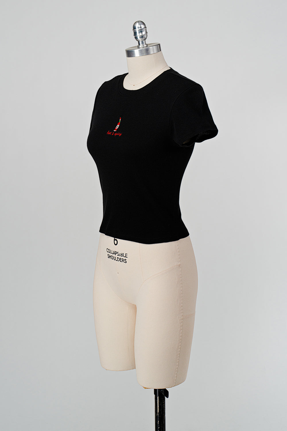 BLACK HOT & SPICY BABY TEE EMBRO